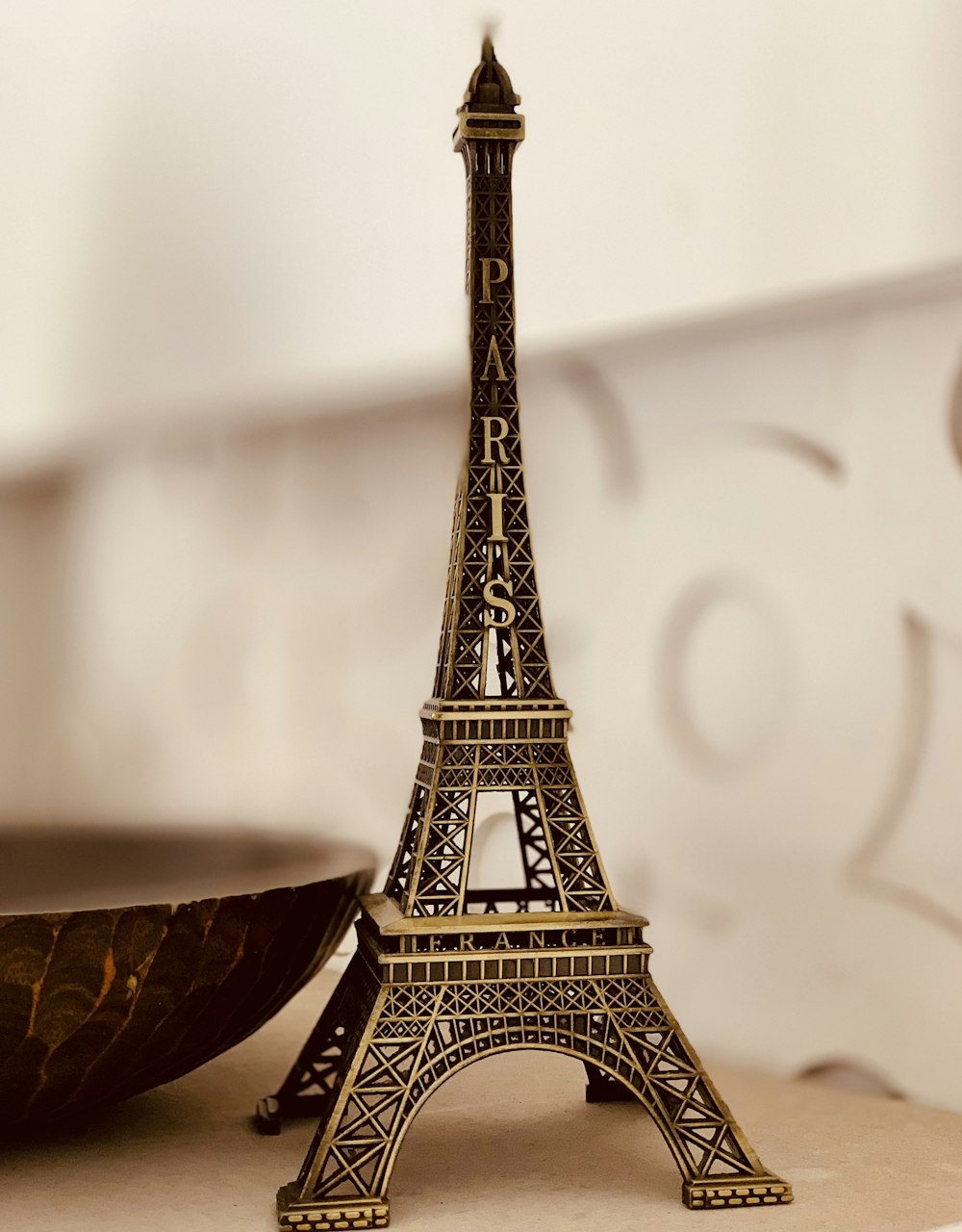 decoración de mesa de la Torre Eiffel de París de metal negro