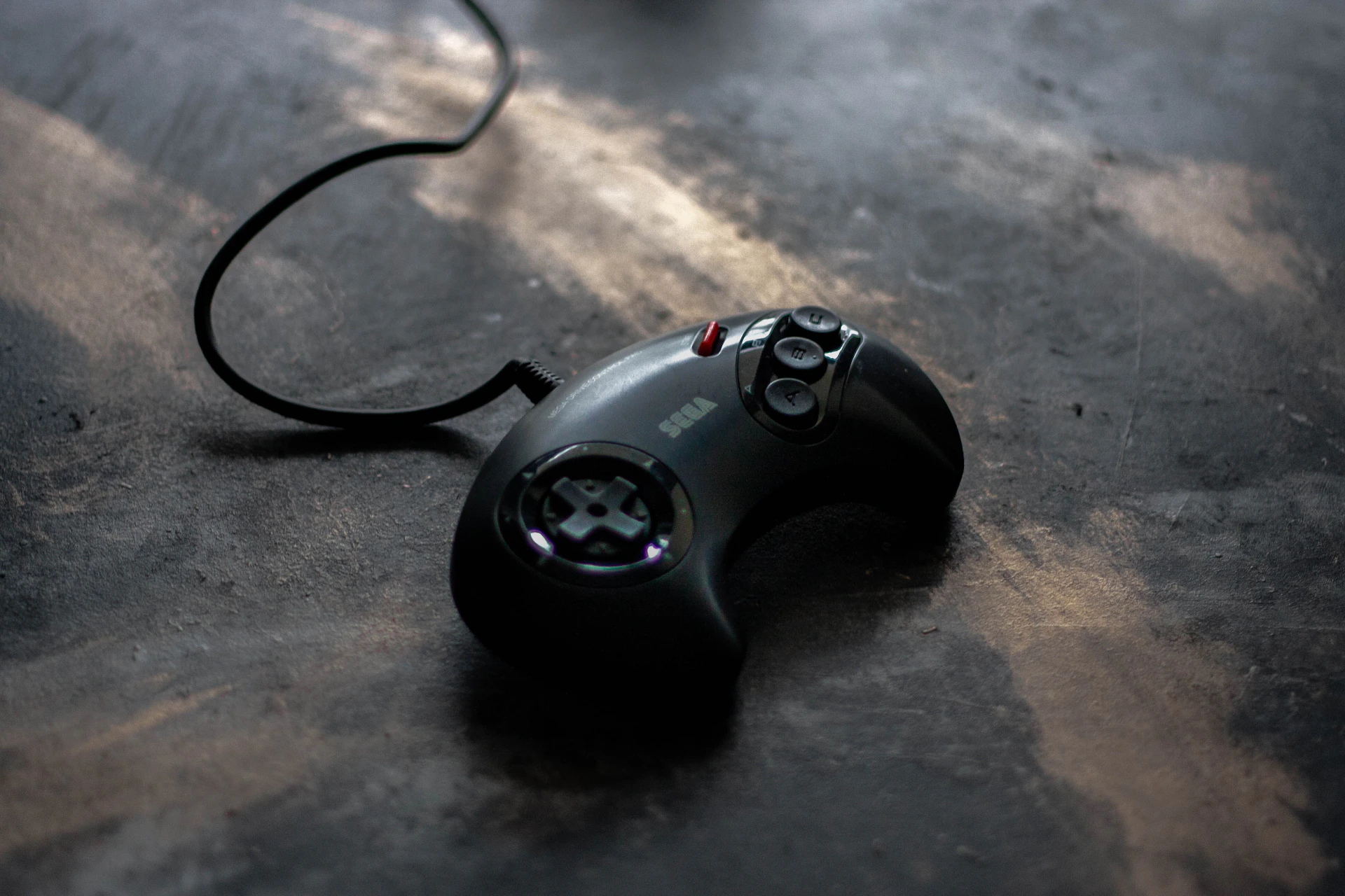 gray computer monitor