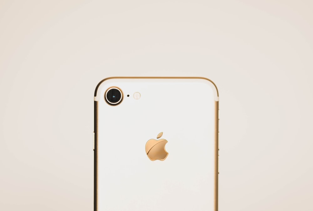 ゴールドのiPhone 8