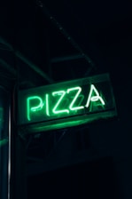 green Pizza neon signage