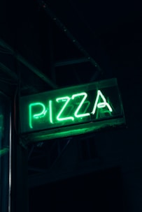 green Pizza neon signage