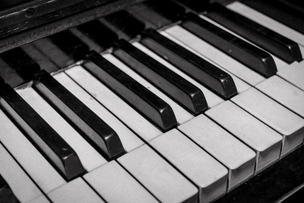 white and black piano