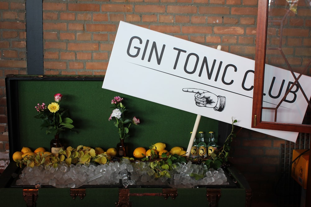 Gin tonic club signboard