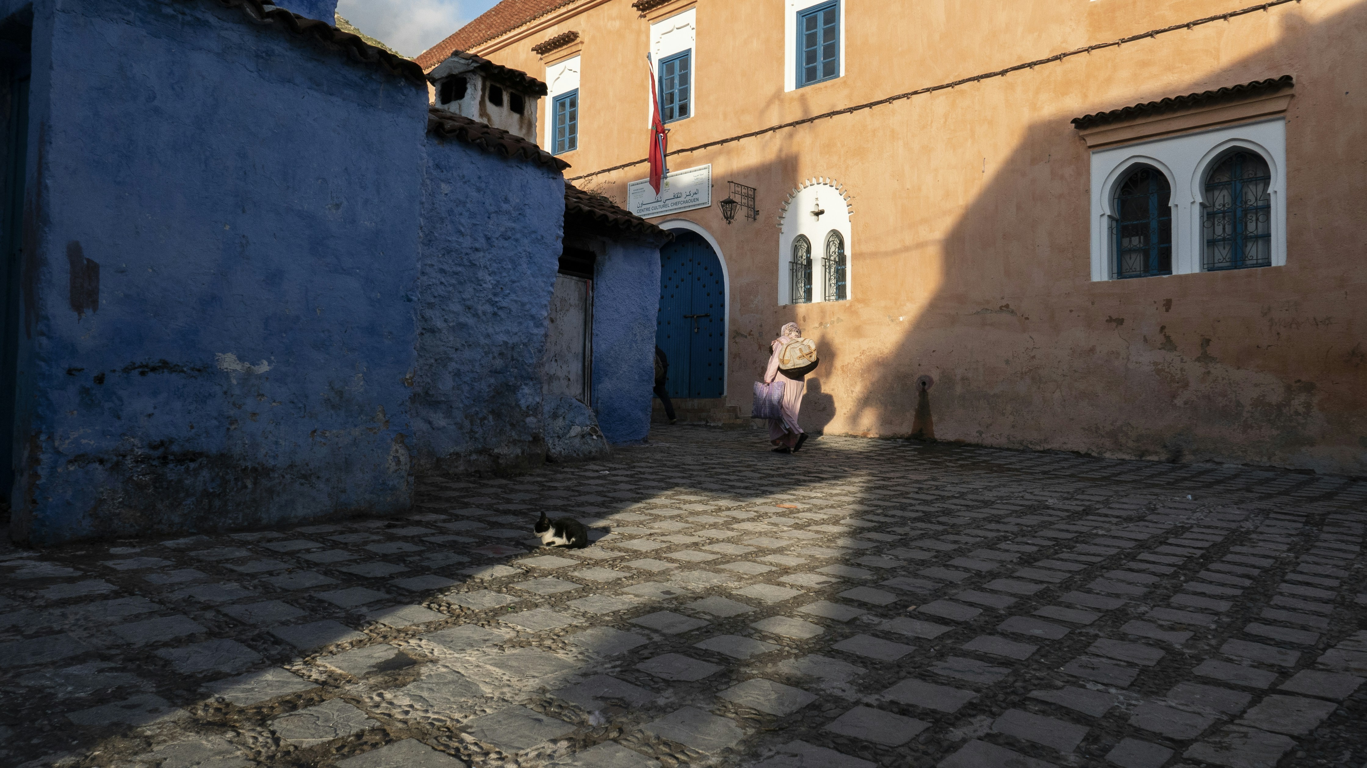 オレンジ色のコンクリートの家