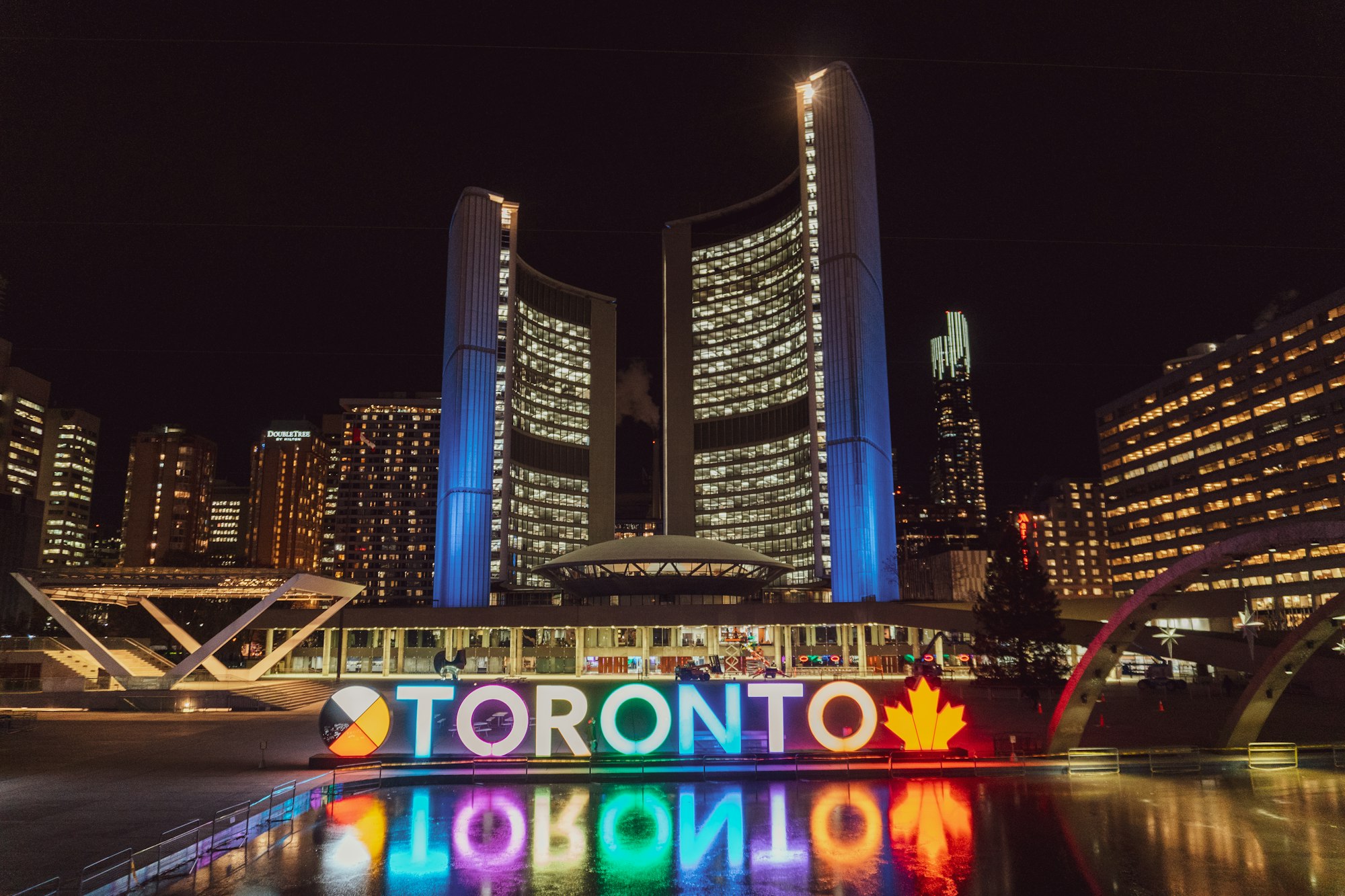 How to do a stopover in Toronto