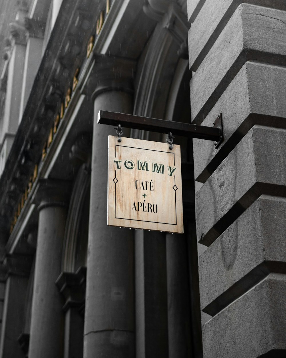 Tommy Cafe Apero signboard