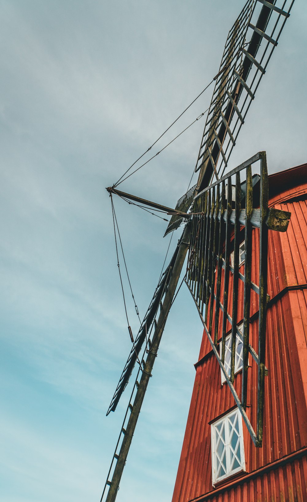 red and black windmill