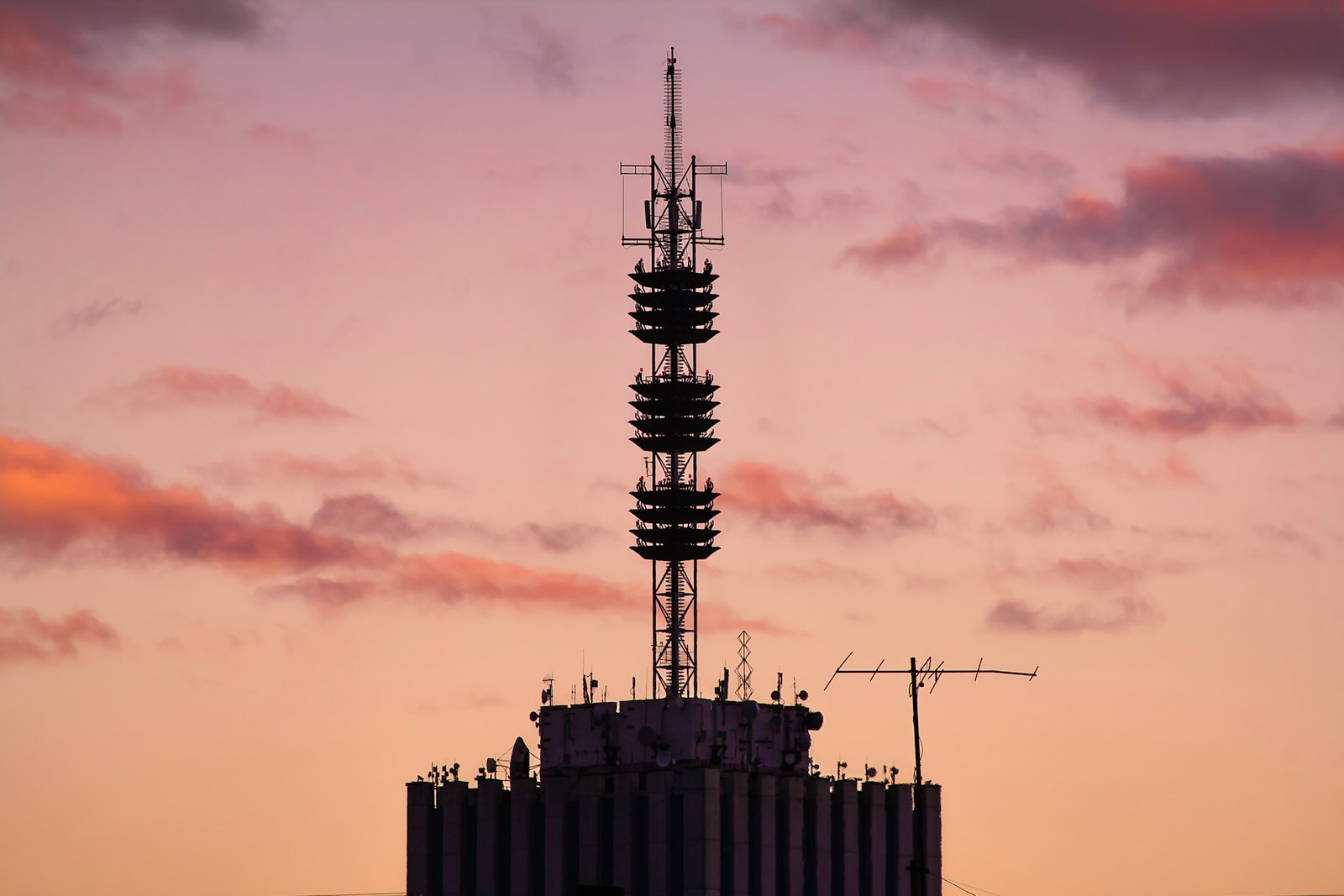 Tamron AF 70-300mm F4-5.6 Di LD Macro sample photo. Transmission tower during golden photography