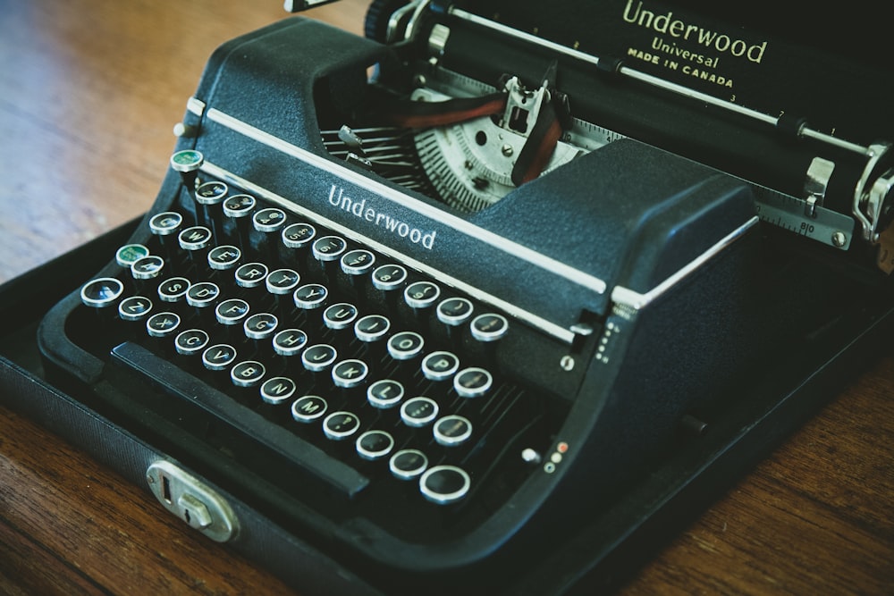 black and white Underwood typewriter