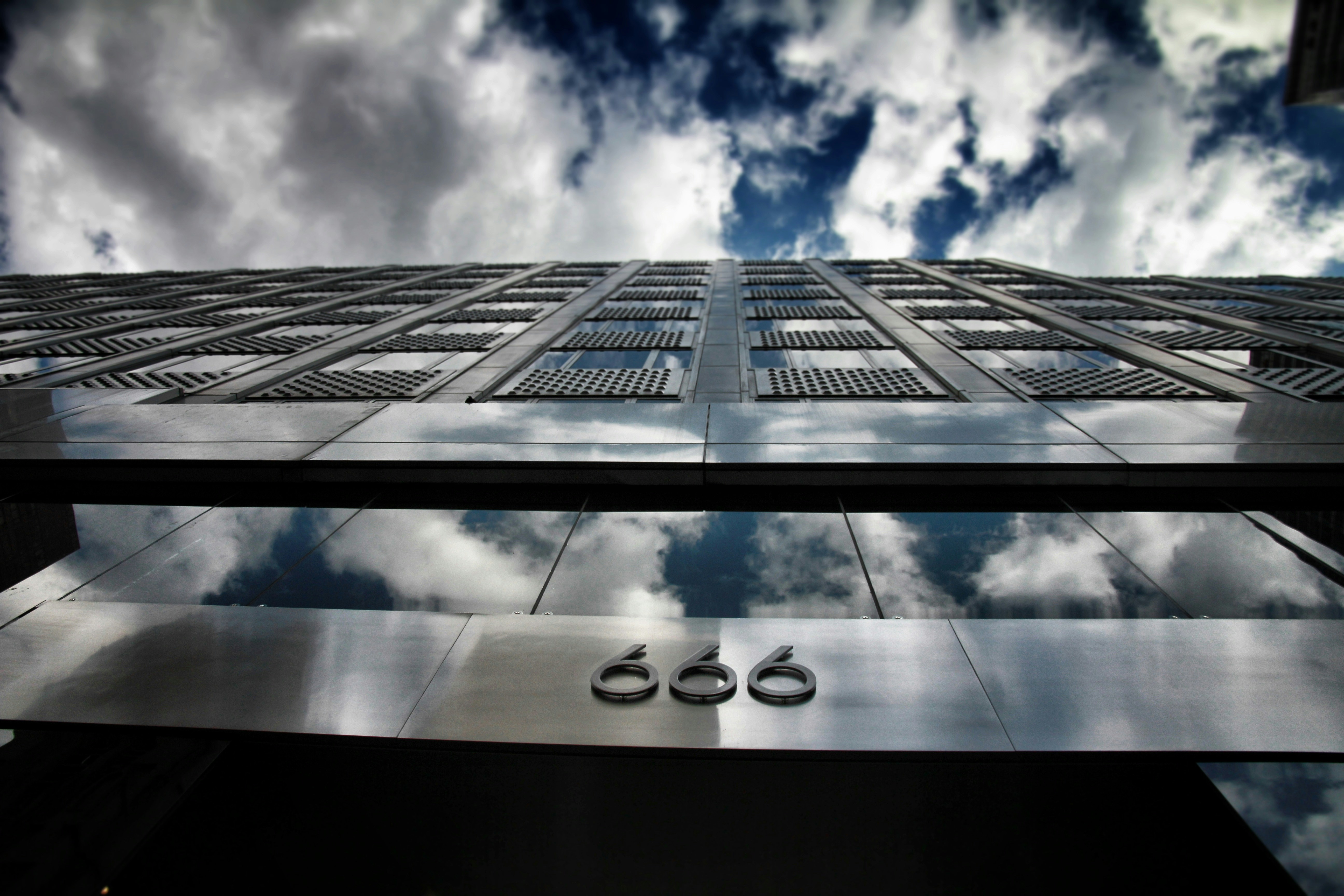 UBS Maintains Neutral on GoDaddy, Lowers Price Target to $145