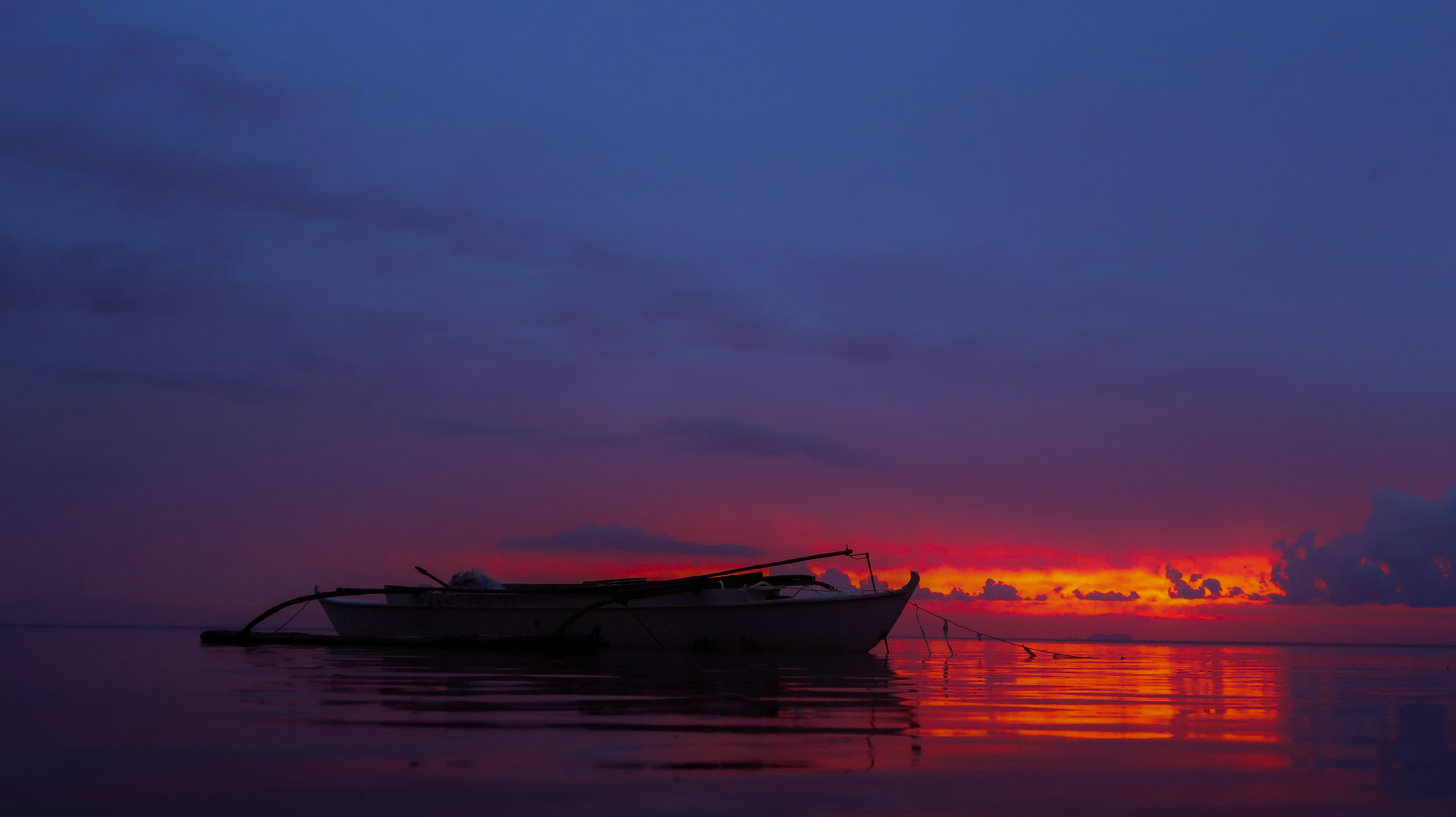 Never get tired of seeing the Sun resting for a night, but before it says goodnight - Sun allows you to see how perfect the reflected it did up in the sky.