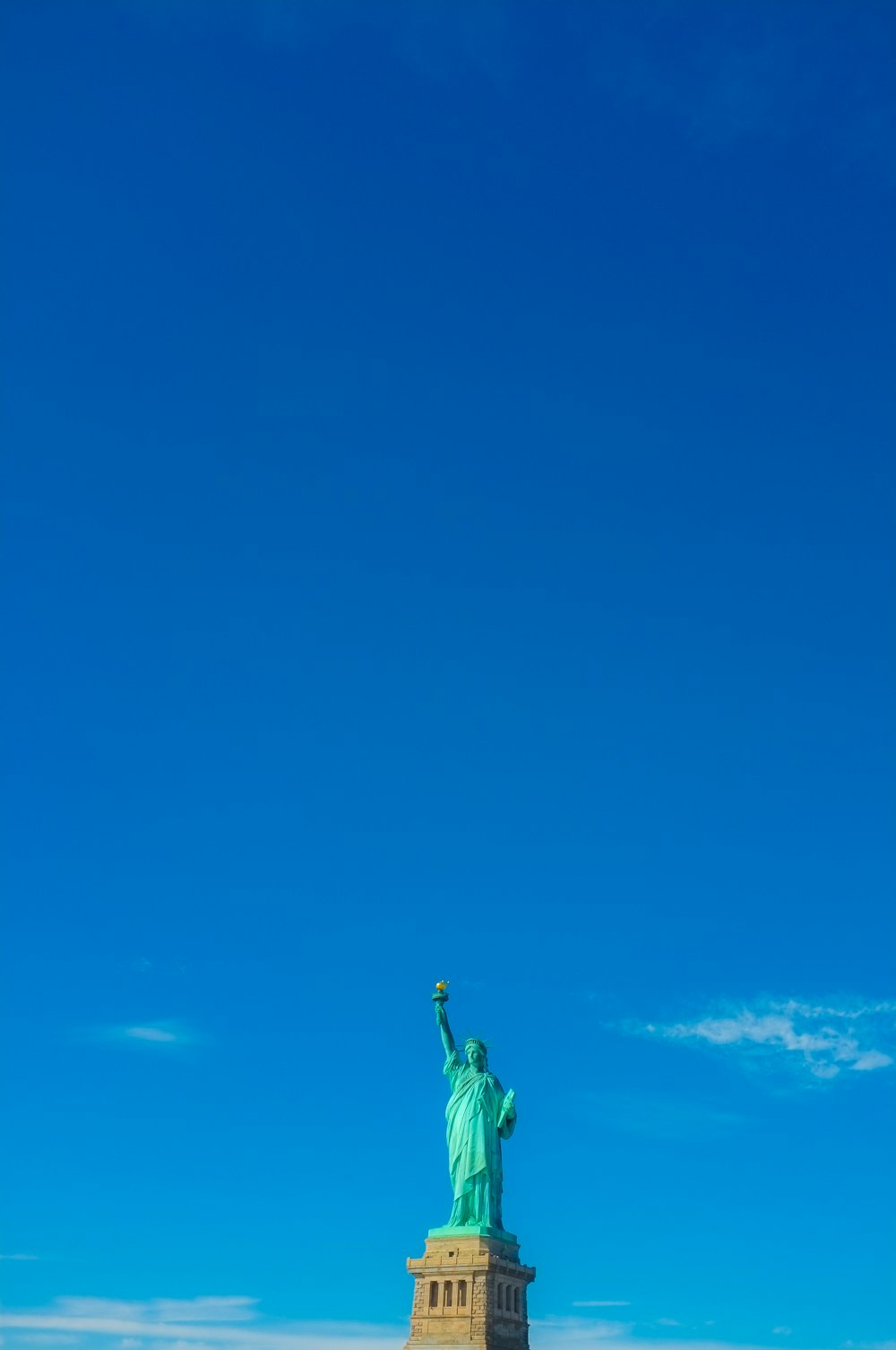 Statue of Liberty under clear blue sky