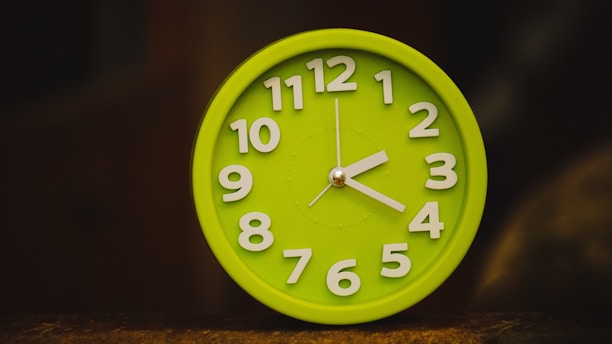 Green Clock that Represent King Organic Clean, Fast 1 hr Dry Time 