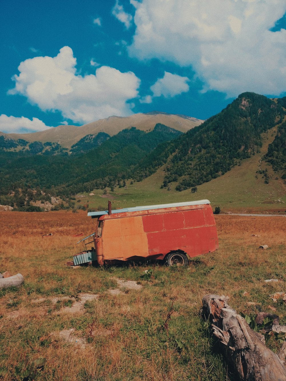 brown enclosure trailer