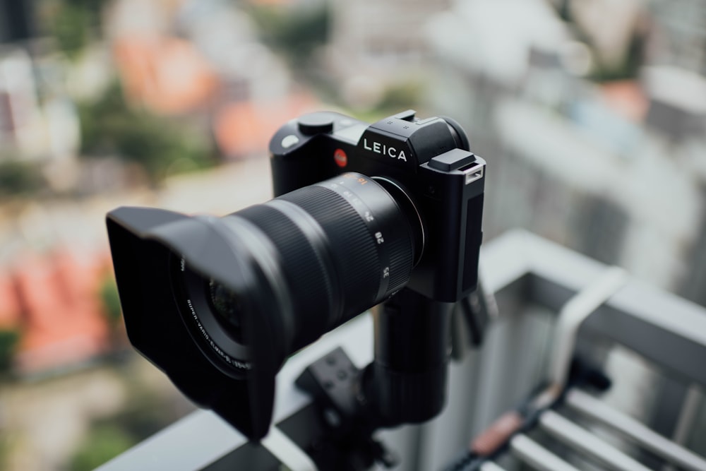 câmera preta da ponte de Leica