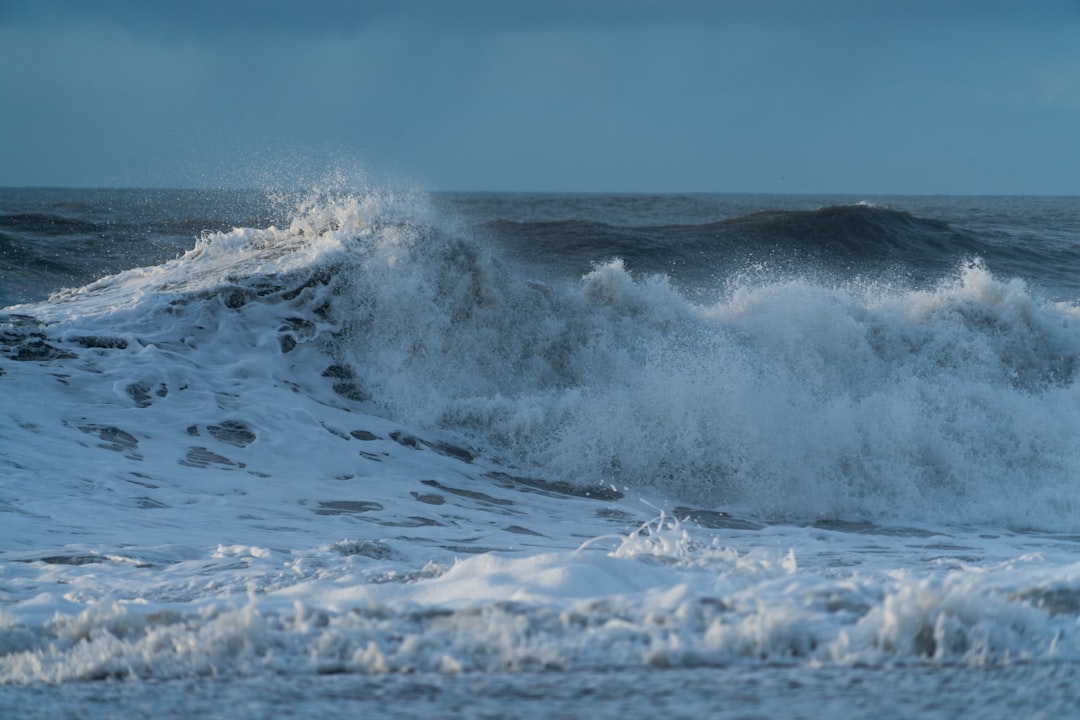 Wave Crash Pictures | Download Free Images on Unsplash
