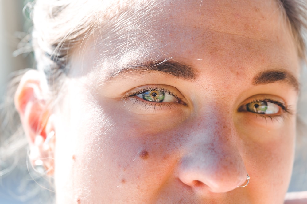 close-up photography of woman face