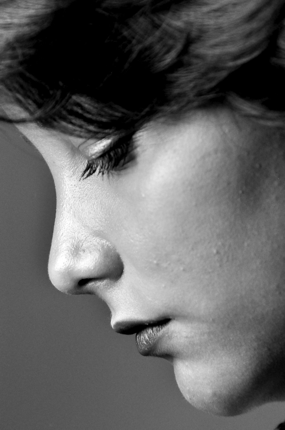 closeup photo of woman's profile