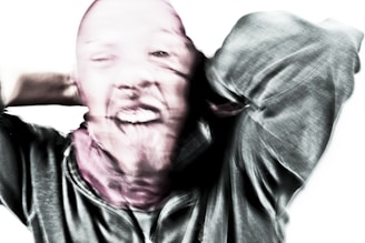 A gentle illustration of a human silhouette with highlighted areas showing tension and discomfort.