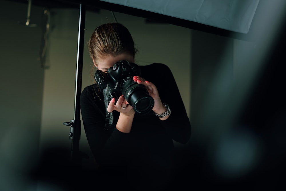 mujer tomando foto