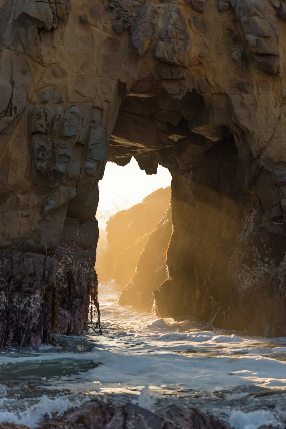 Arco natural en la playa