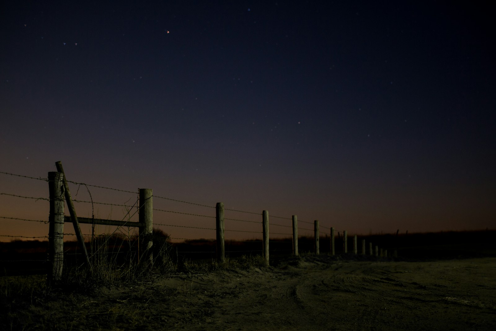 Sigma 30mm F1.4 EX DC HSM sample photo. Landscape photo of pole photography