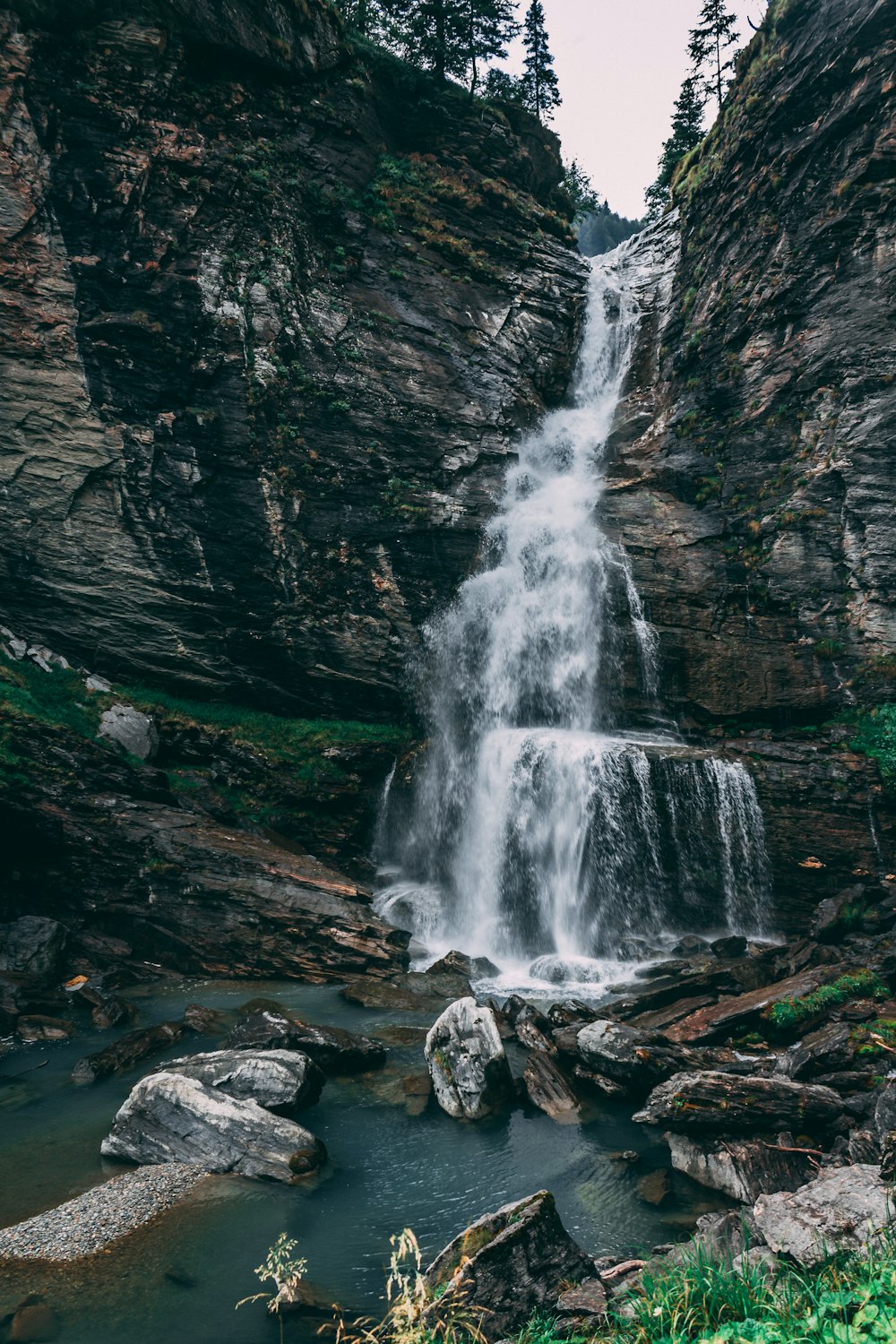 waterfall during daytime