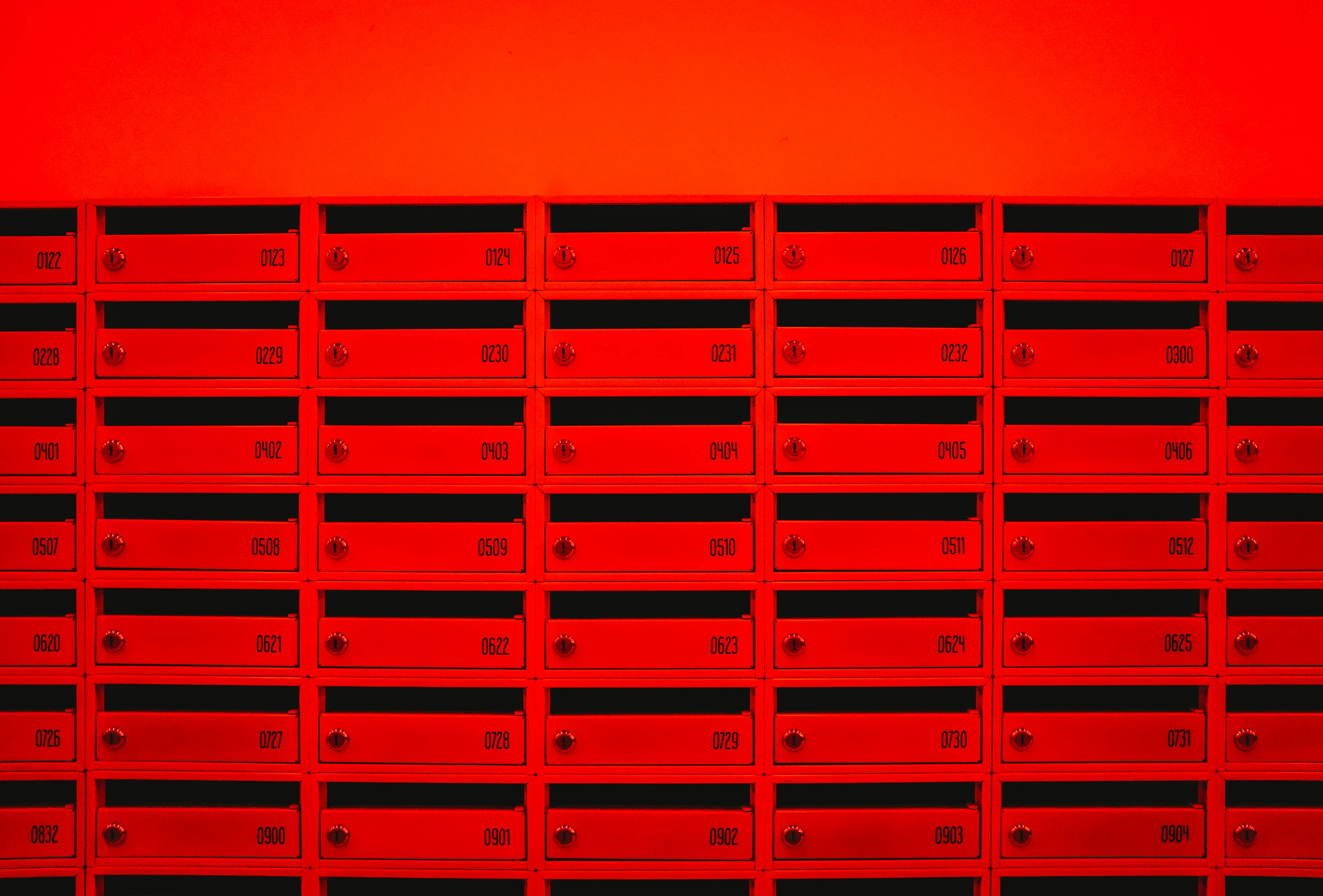 Photo by adrienolichon