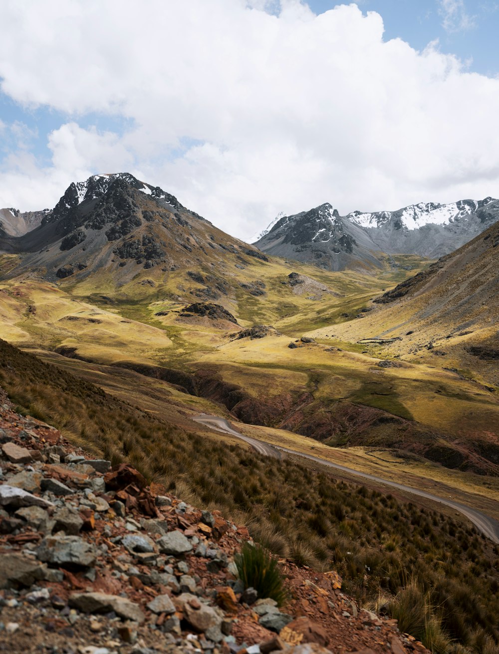 mountain range during daytime