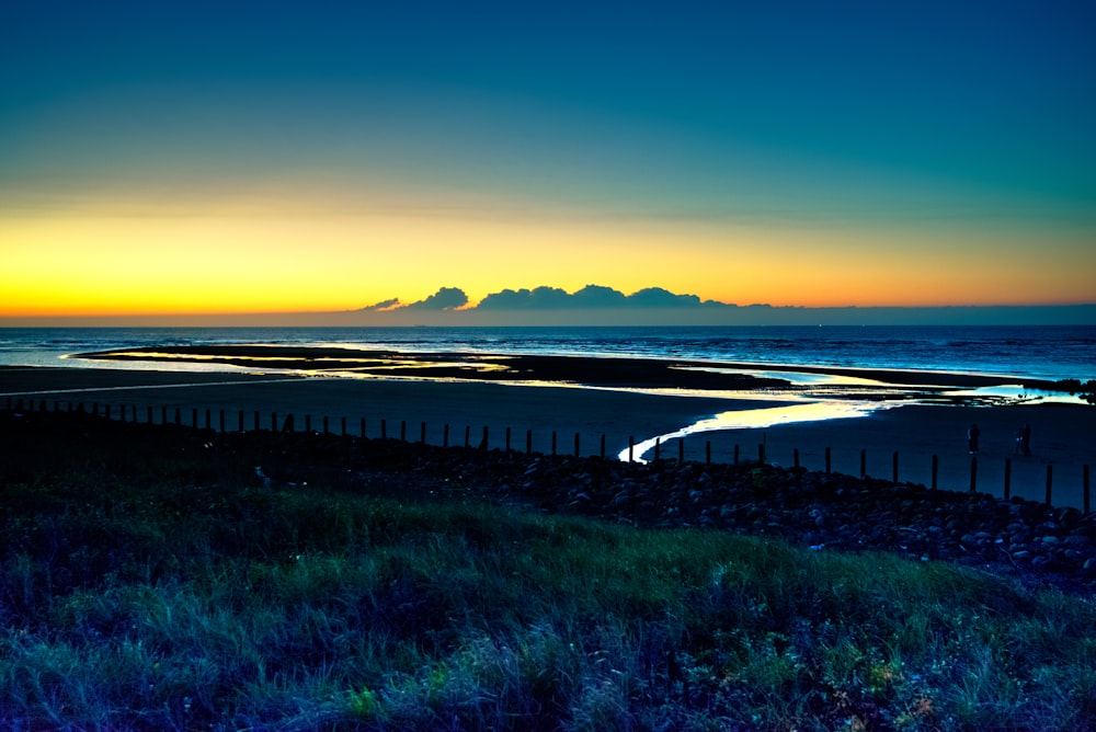 Fotografia di silhouette della spiaggia