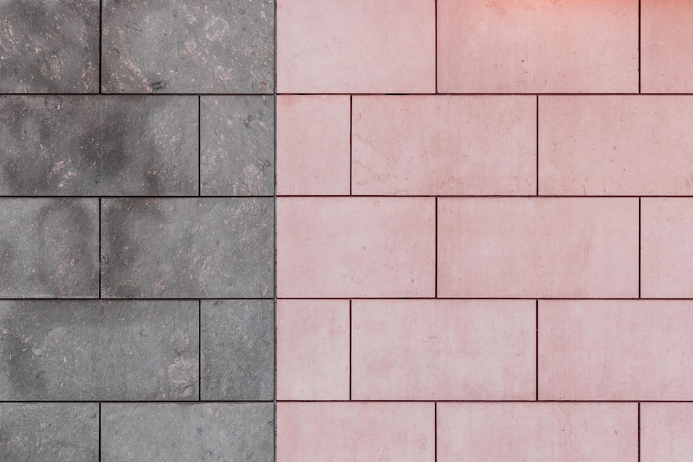 Chaussée en béton rose et gris