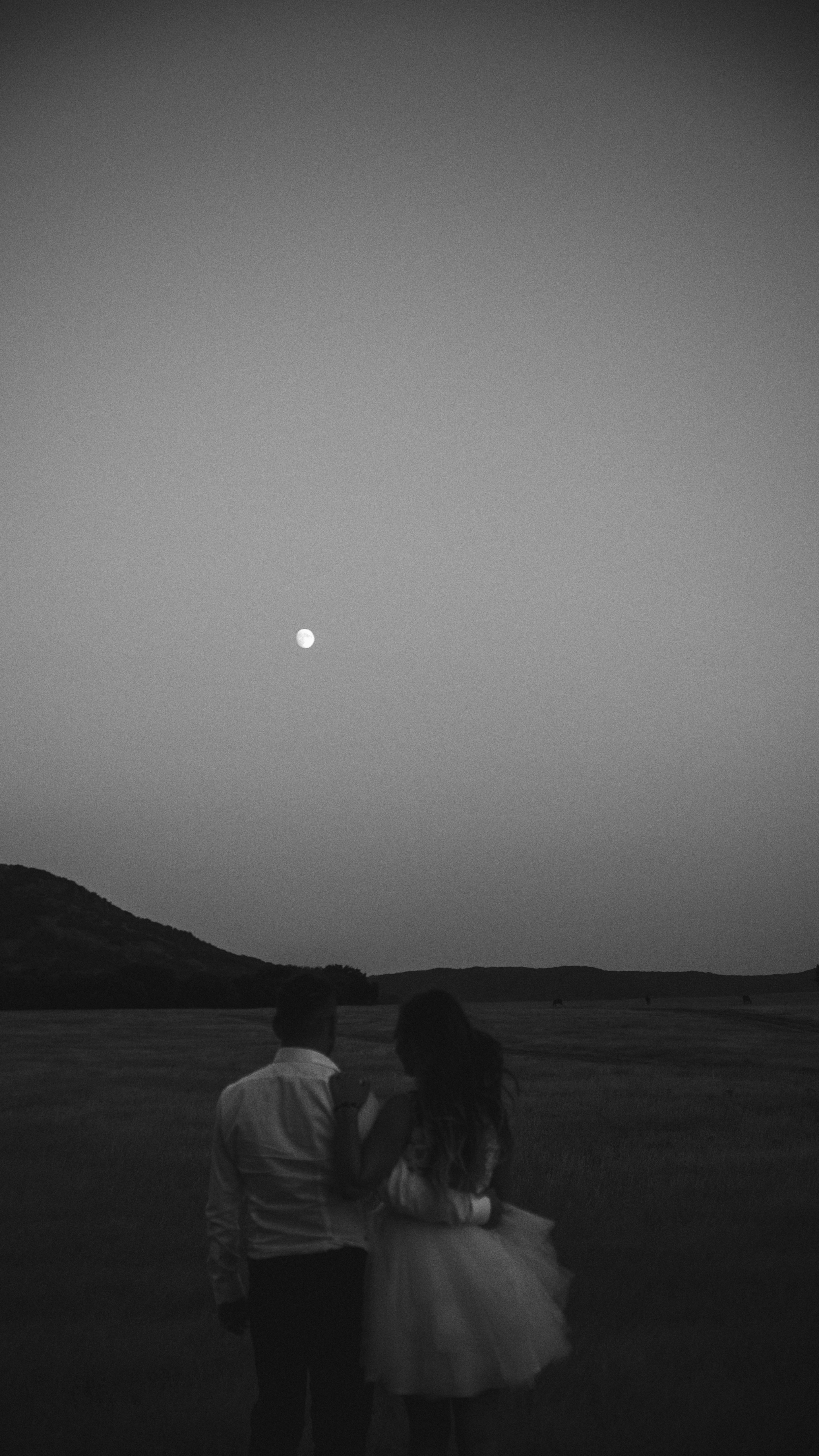 photo-1543099404-cf9b74957fc1?ixid=M3wxMjA3fDB8MXxzZWFyY2h8MTF8fGp1c3QlMjBhJTIwbW9tZW50Li4ufGVufDB8fHx8MTc1MjIyMjM5OXww\u0026ixlib=rb-4.1.0