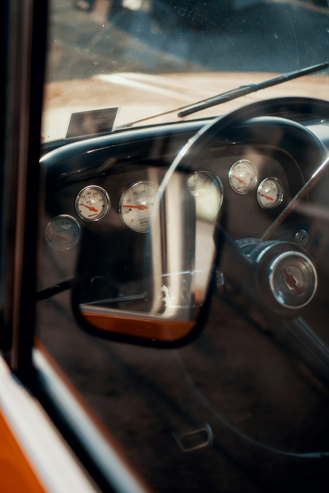 close-up photography of vehicle steering wheel