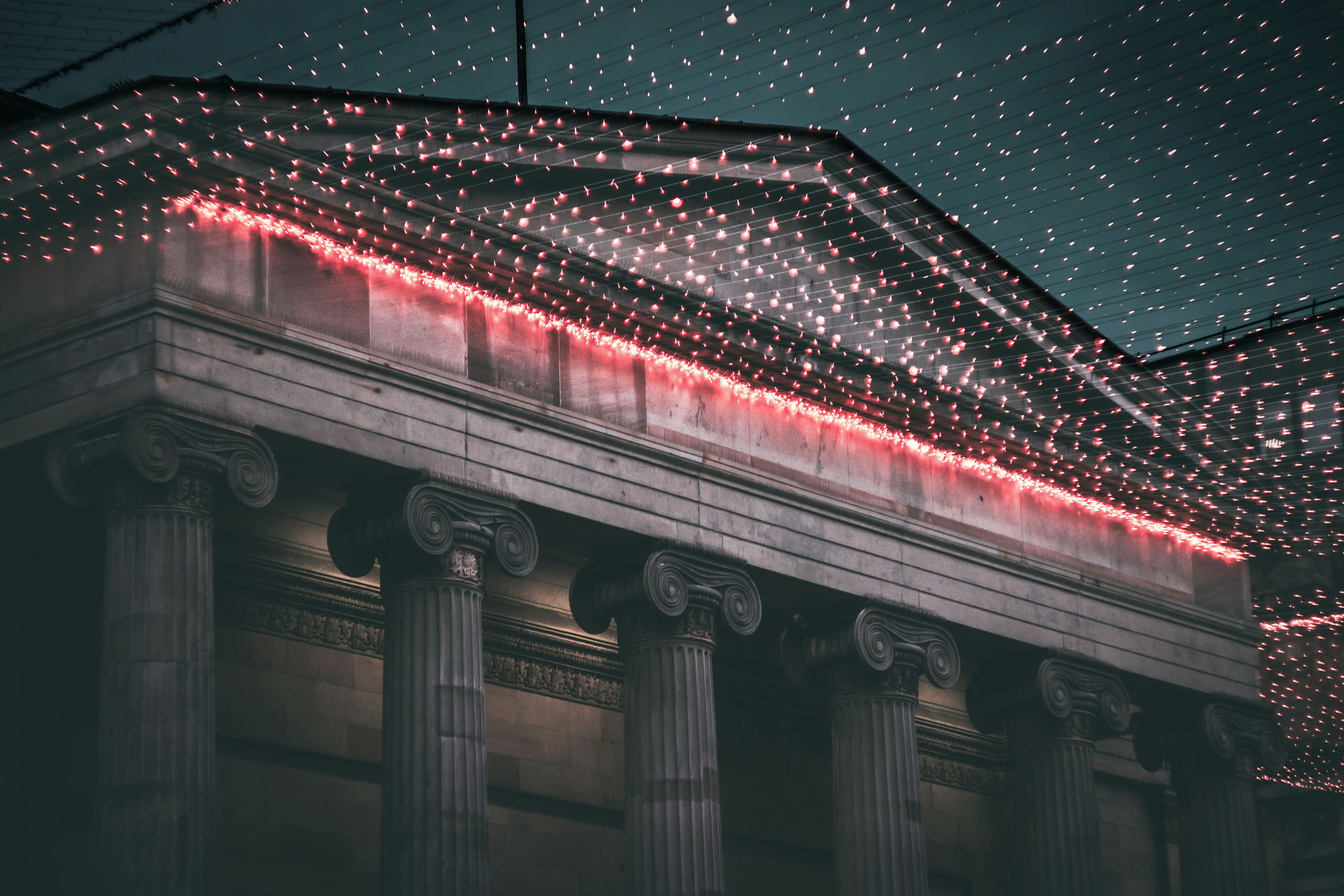 gray concrete building