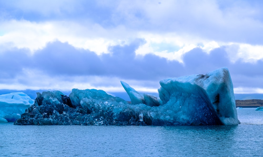 photographie de paysage de montagne