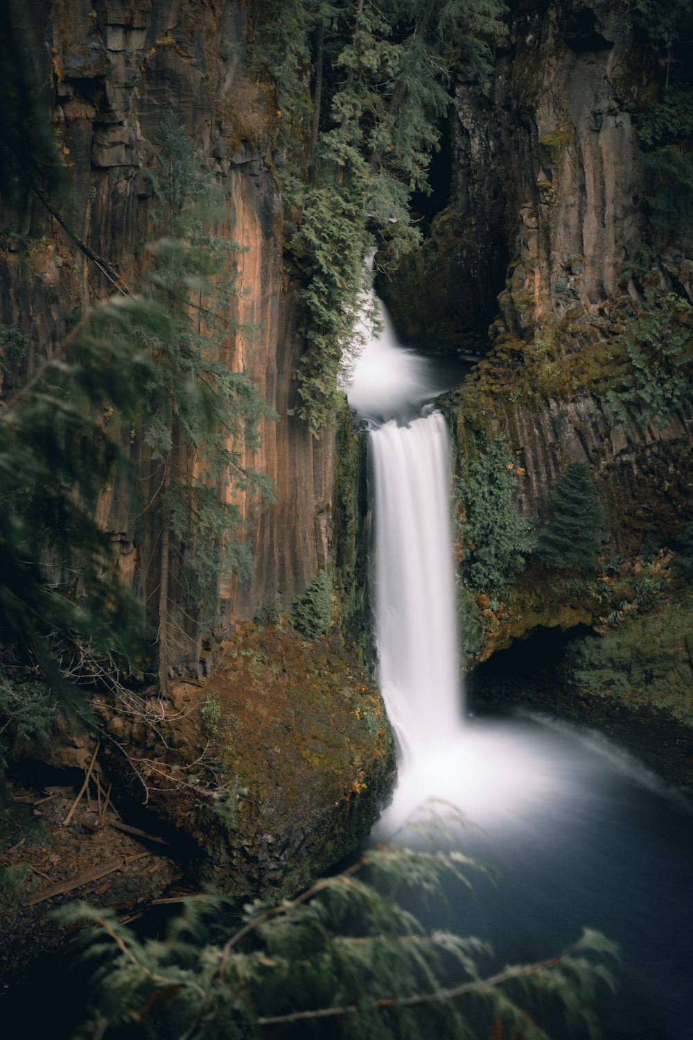 waterfalls close-up photography