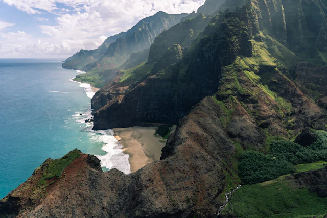 Jagged green ridges of the Na Pali Coast, Kauai, Hawaii