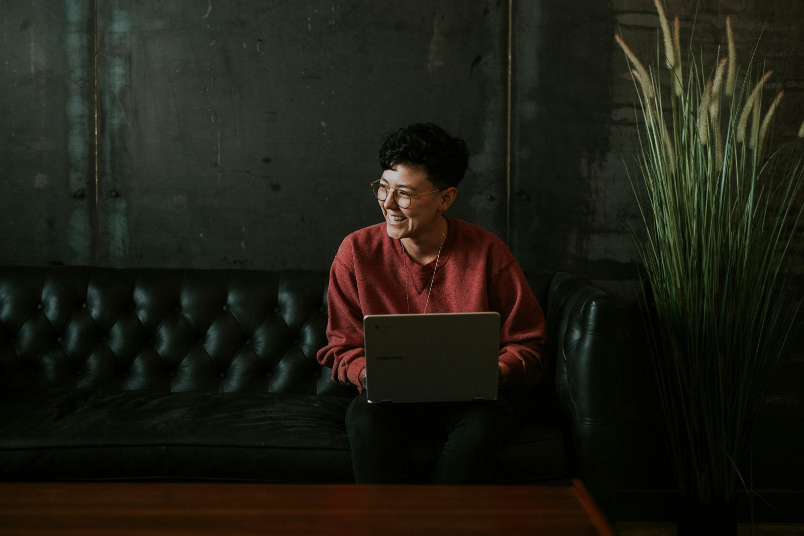 Couple planning retirement with a wealth management advisor