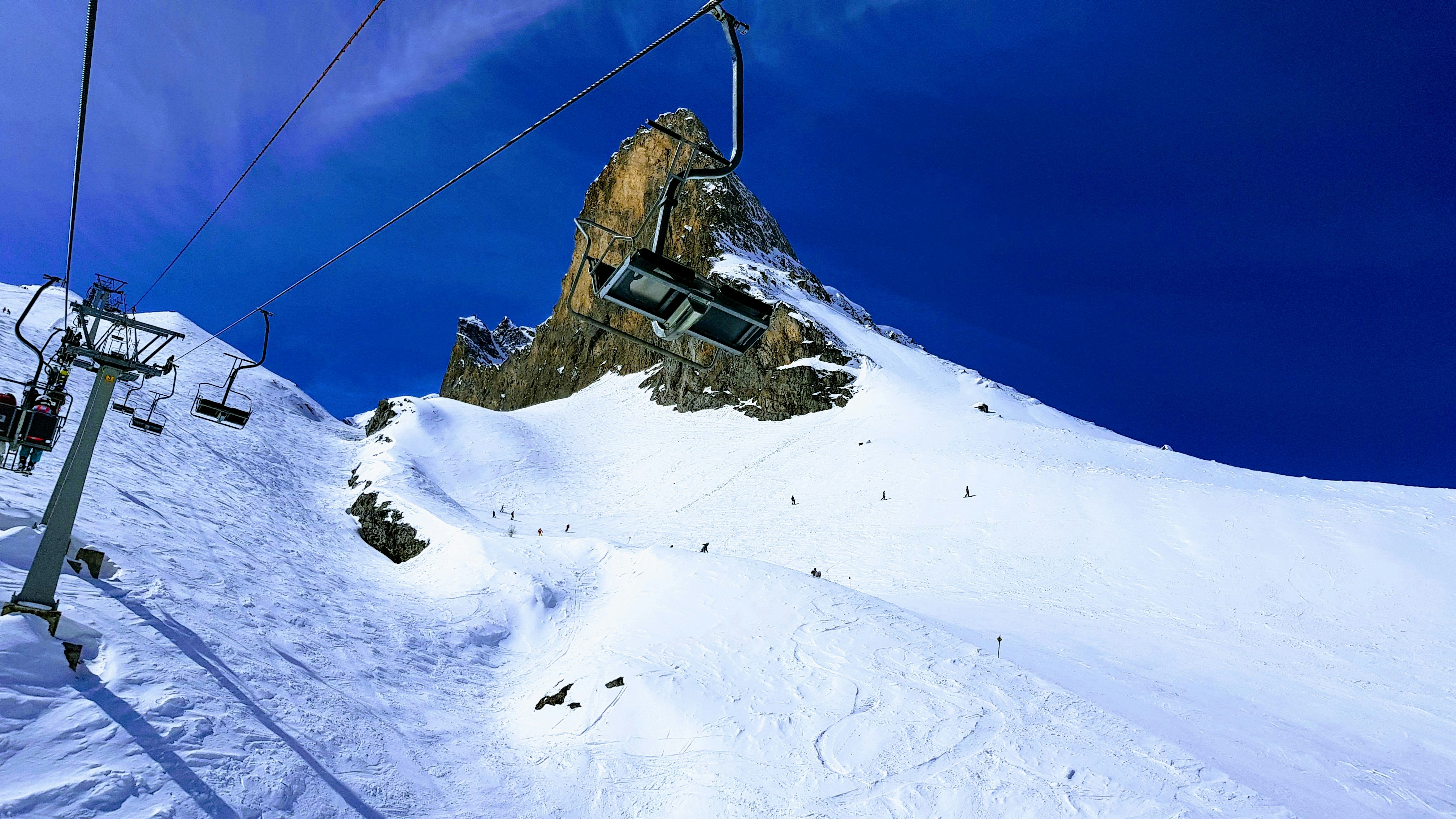 black and gray snow lifts