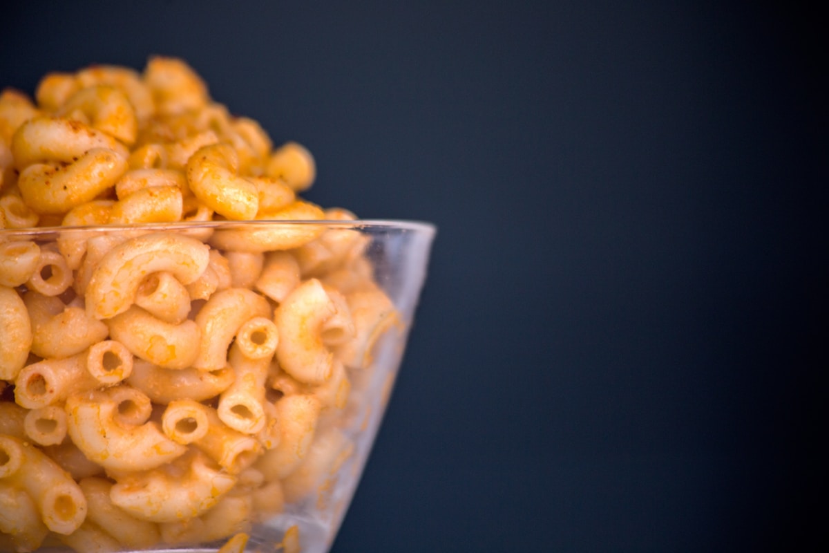 How Can I Make Mac and Cheese That Tastes Like the Cafeteria