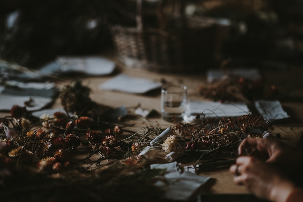 brown leaves on table