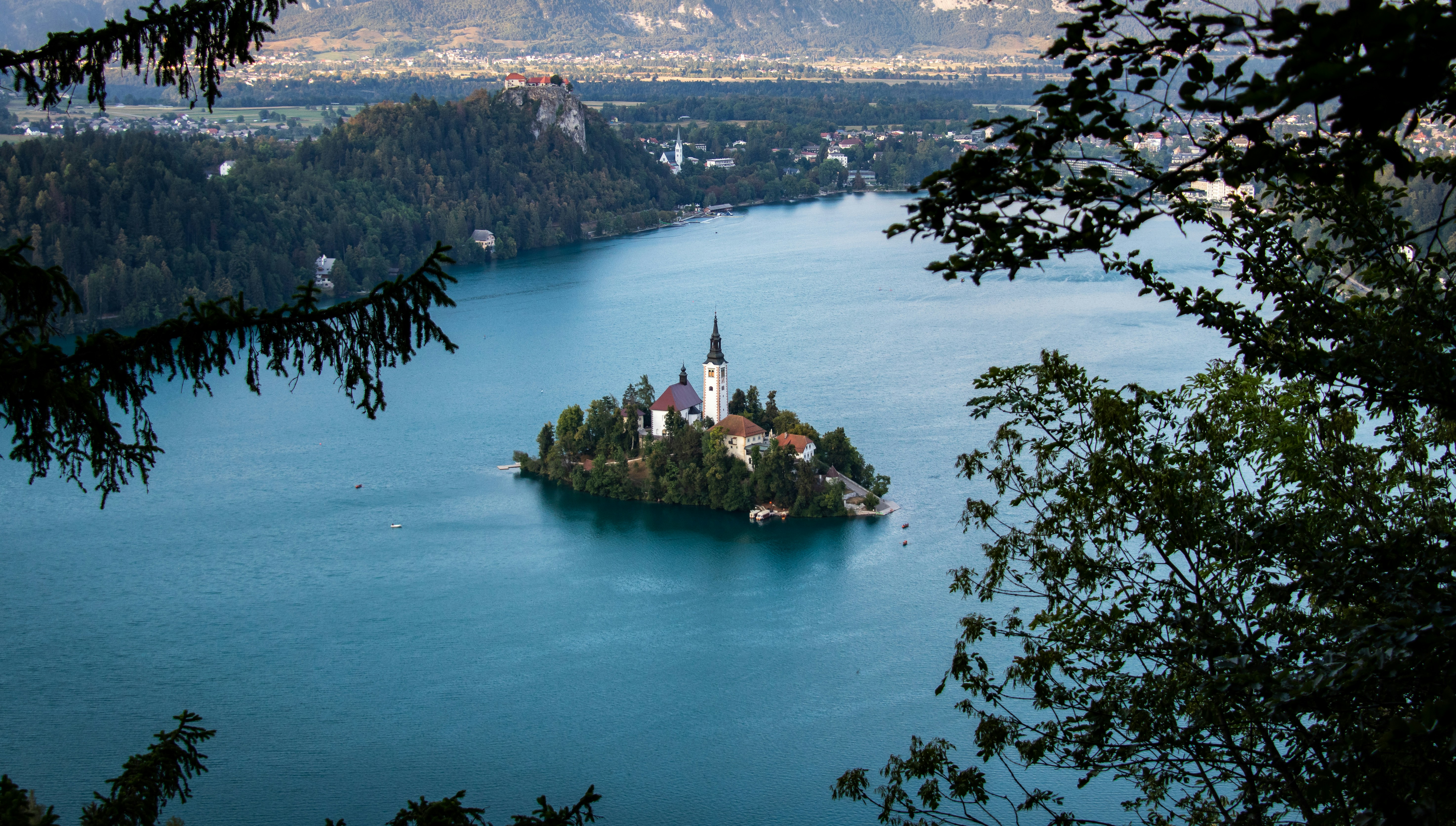 castle between body of wa ter