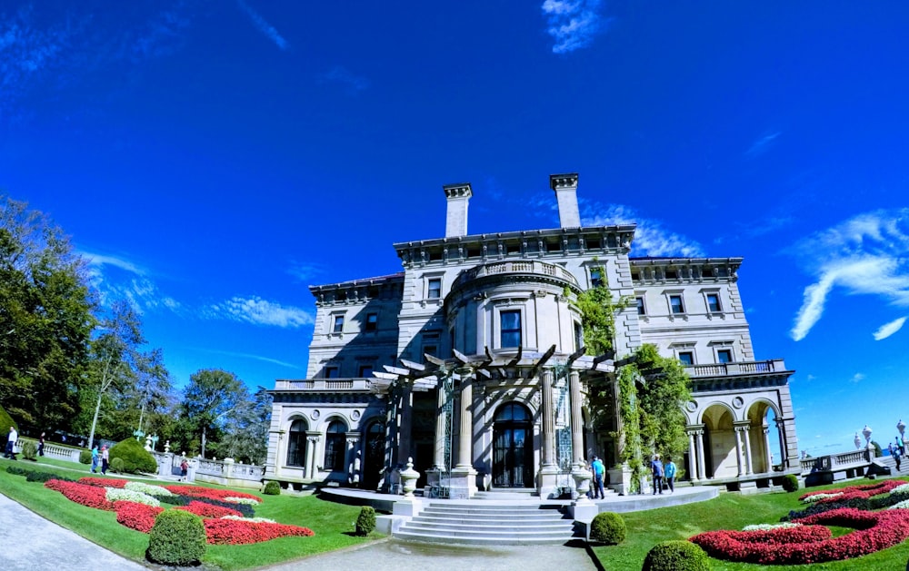 panoramic photo of 2-storey building under clear blue sky