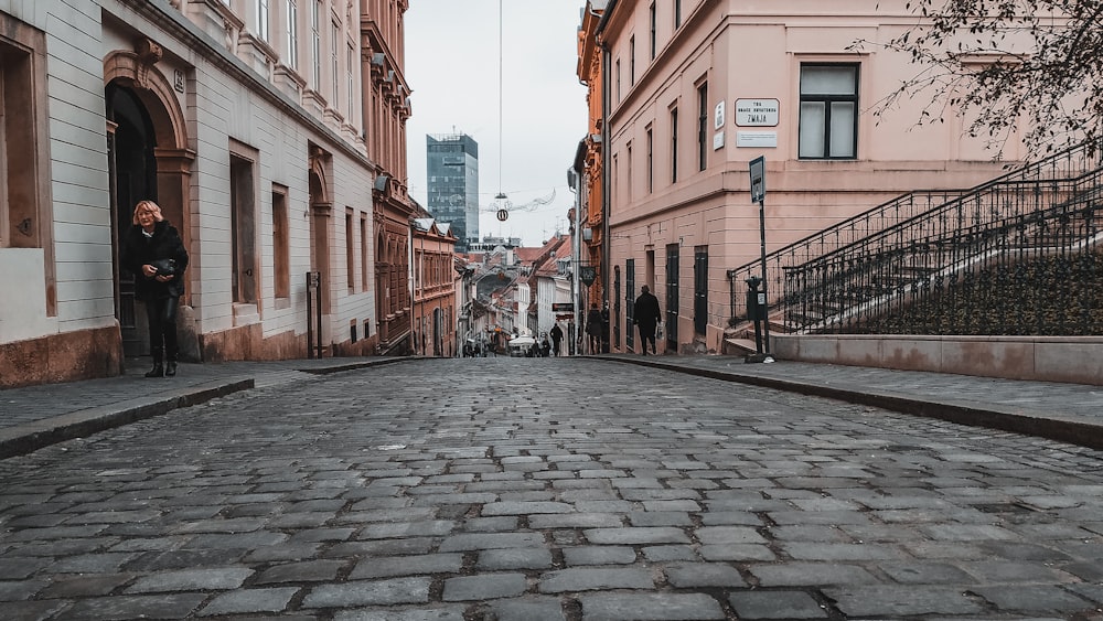 gray concrete road