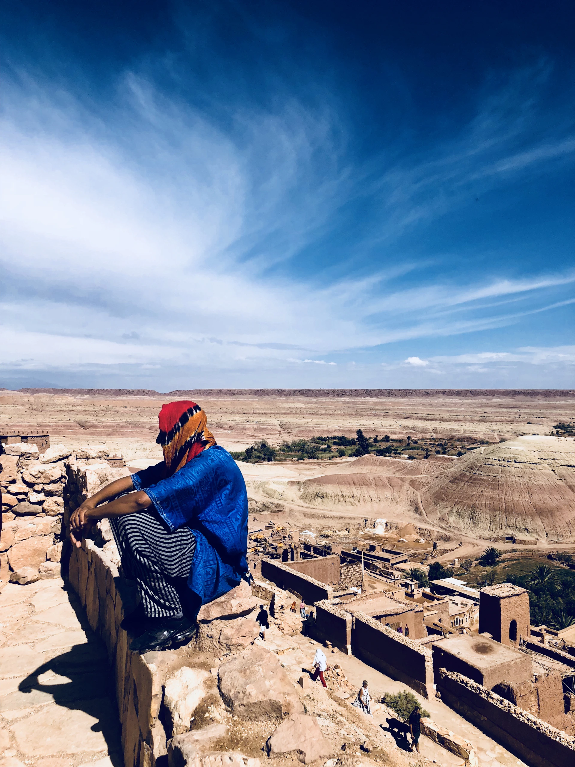 gray computer monitor
