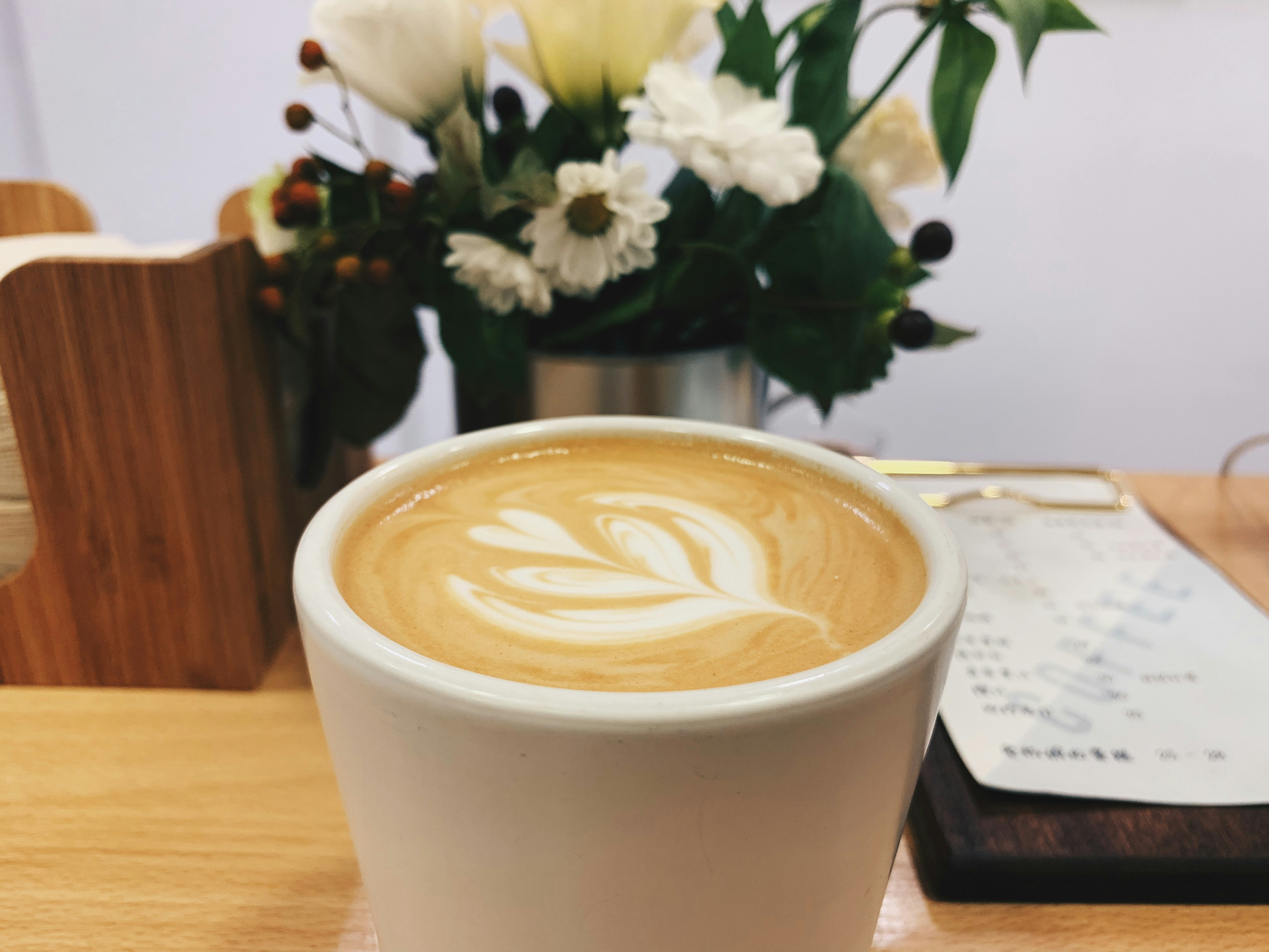 China Hangzhou Shi Xin Yi Bin Guan And Cafe Hd Photo By - 