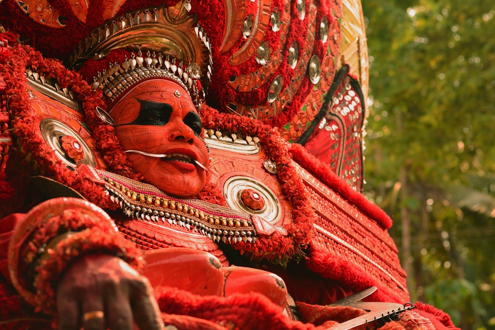 hindu deity statue during daytime