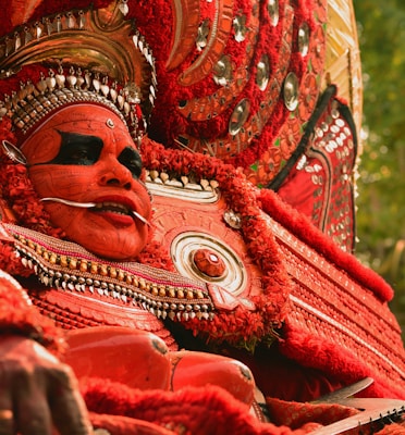 hindu deity statue during daytime