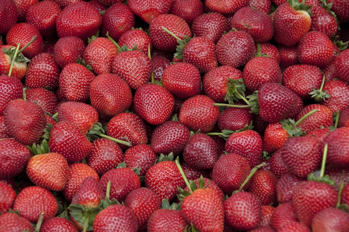 Eat strawberries to reduce blood sugar and learn about their diabetes advantages.