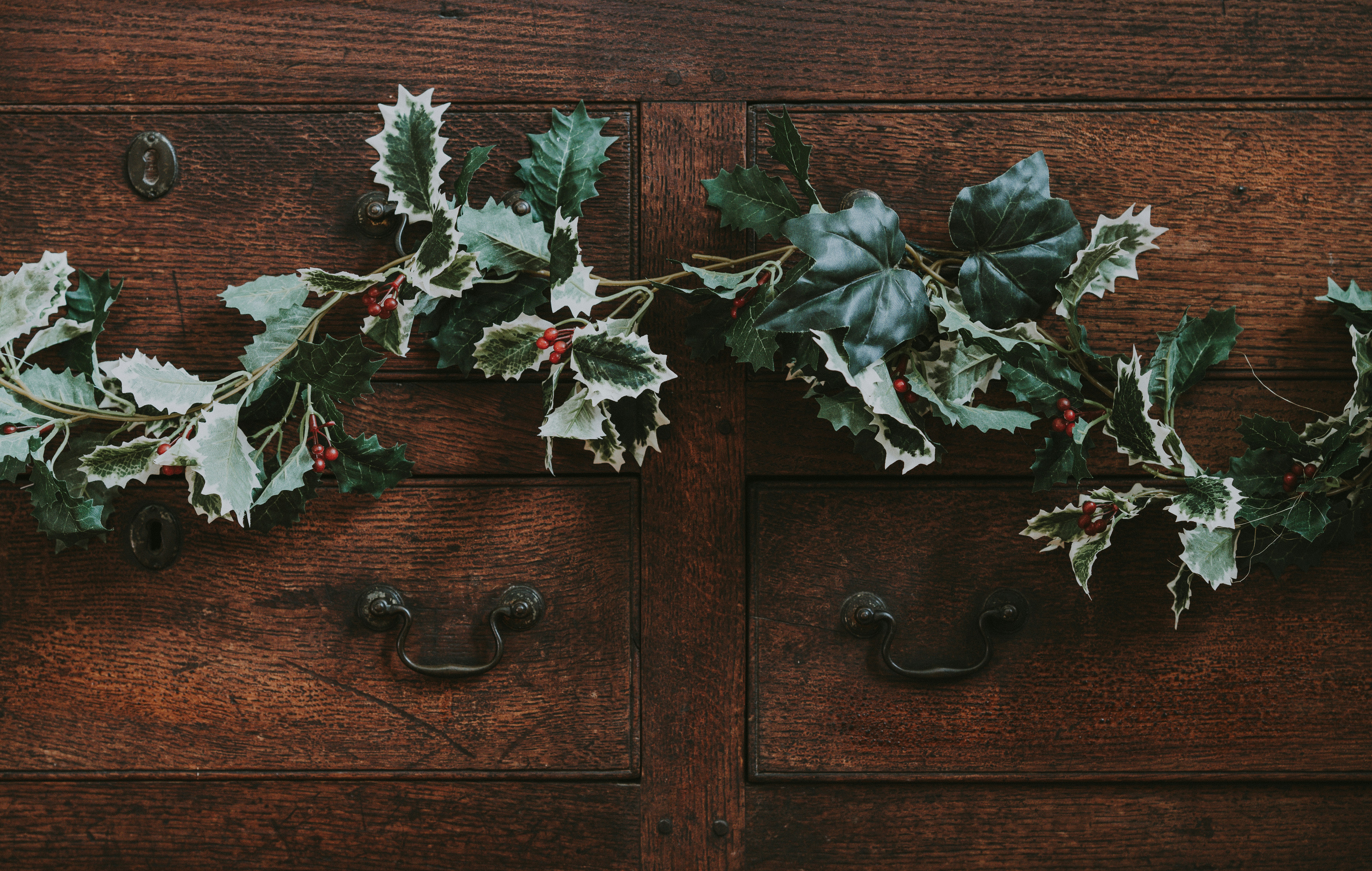 green artificial leaf decorations with elegant handles